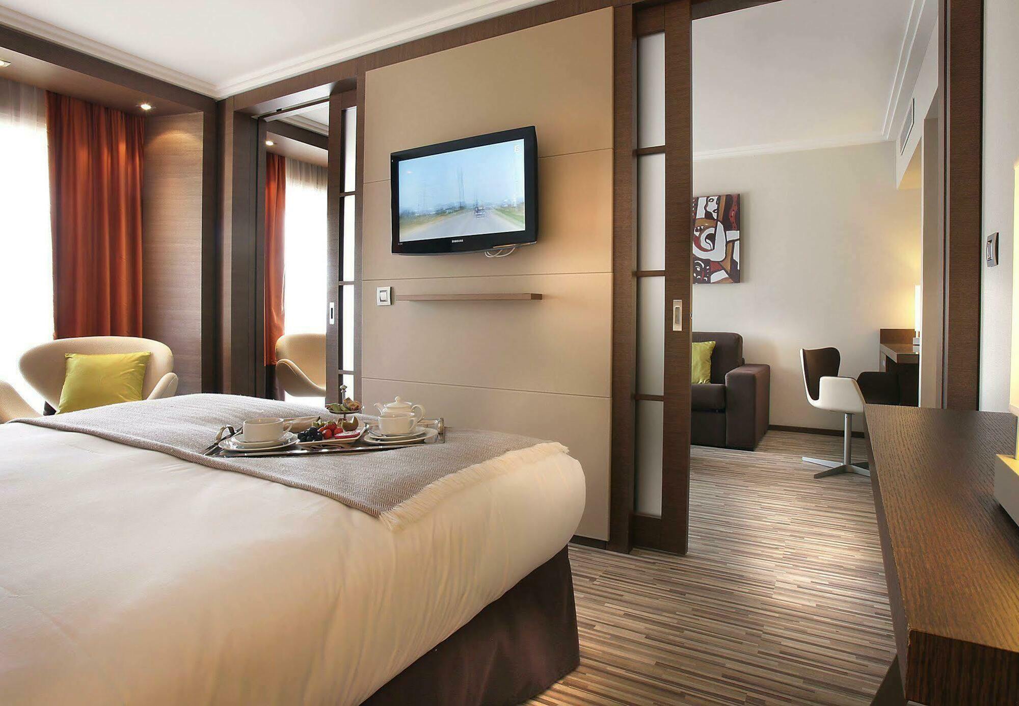 Ac Hotel By Marriott Ambassadeur Antibes - Juan Les Pins Rom bilde
